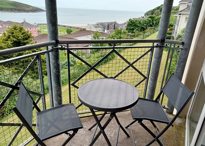 Sunnyside View -modern & Cosy With Magnificent Views To Match Lägenhet Youghal